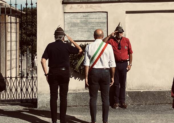 Cerimonia e nuovo gagliardetto per gli Alpini di Bogno di Besozzo