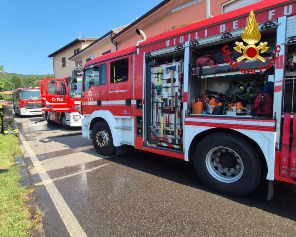 Incendio tetto a Vergiate
