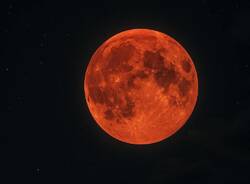 LUNA PIENA DEL MAIS DALLA VETTA DEL MONTE CHIUSARELLA