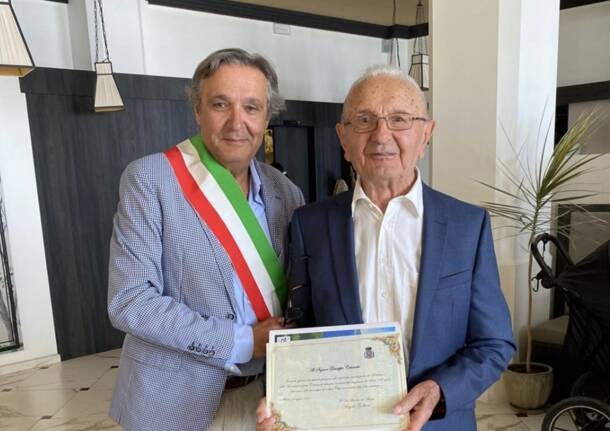Cento anni festeggiati "in trasferta" ad Alassio per il parabiaghese Giuseppe Colombo