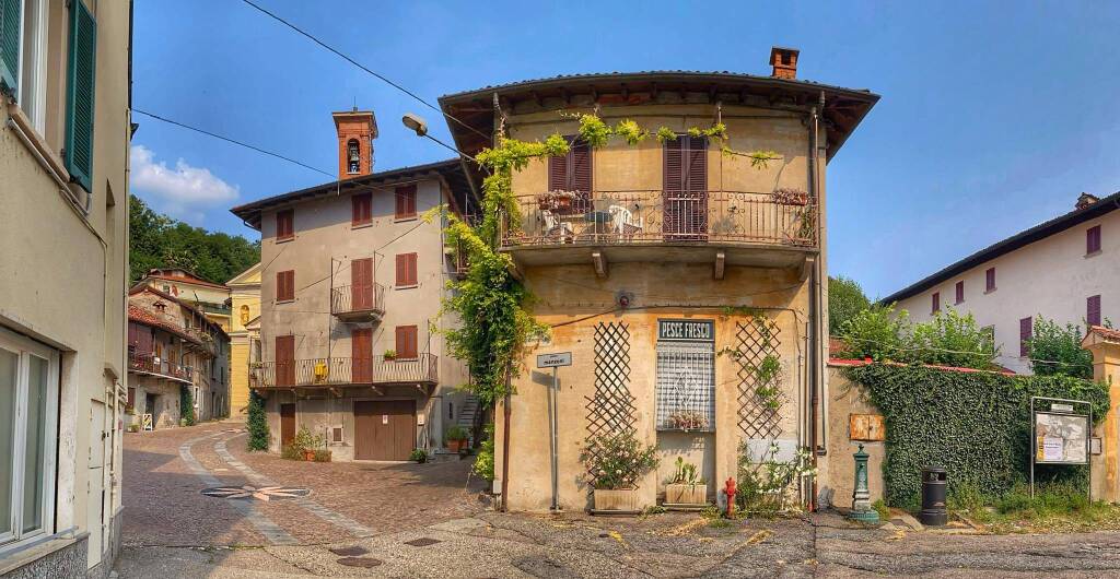 Cerro di Laveno un bellissimo borgo sulle sponde del Lago Maggiore - foto di ulisse piana