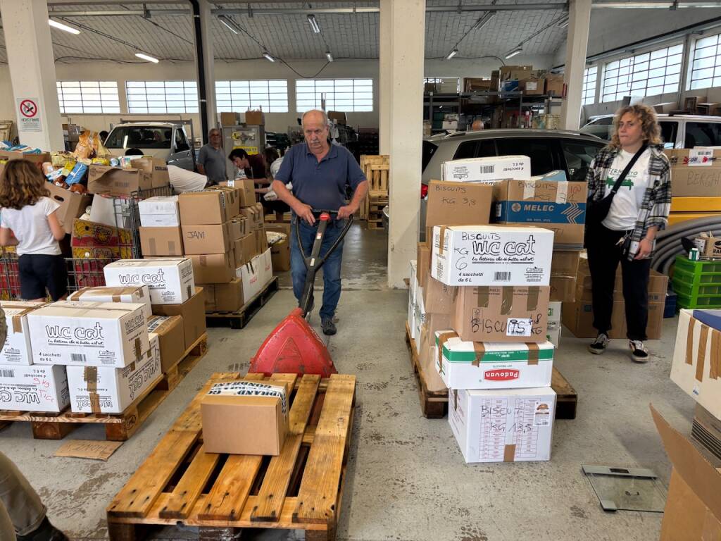 Da Varese tonnellate di cibo per Gaza