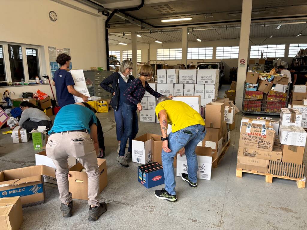 Da Varese tonnellate di cibo per Gaza