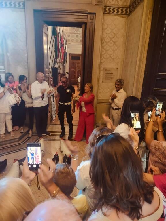 Festa in Polizia Locale a Legnano per le nozze di Marco Rossetti 