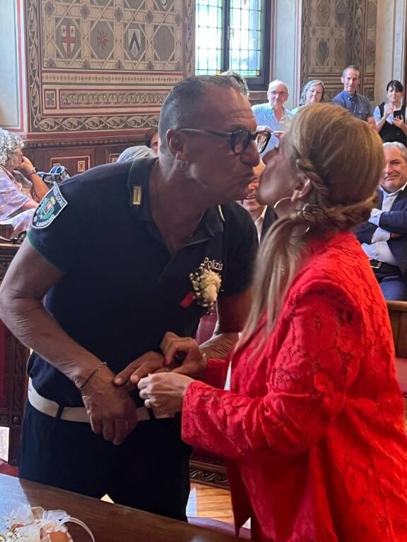 Festa in Polizia Locale a Legnano per le nozze di Marco Rossetti 