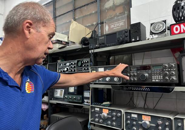 Il benzinaio di Varese che ha trasformato la sua stazione in un museo del vintage