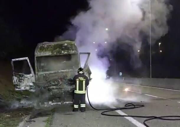 Incendio Statale 336 - Lonate Pozzolo - vigili del fuoco 