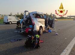 Incidente tra un camion e un auto sull'A4 tra la barriera della Ghisolfa e l'uscita di Rho