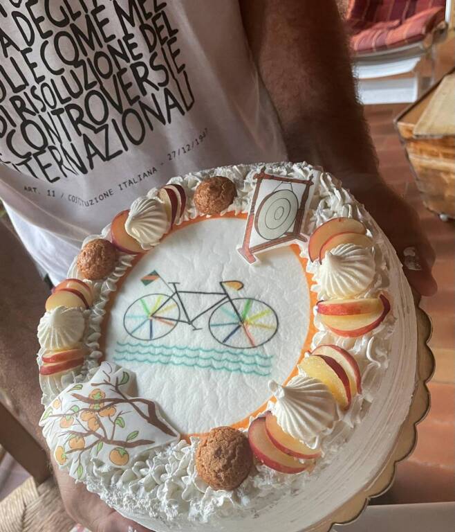 L'arrivo del Kaki Bike Tour a Travedona Monate