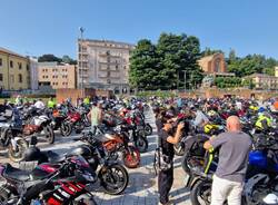 La partenza del 21 Motoadunata degli alpini