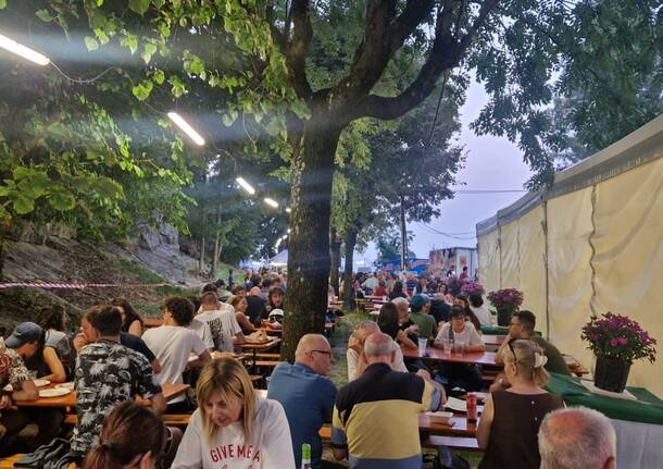 La prima serata della festa della montagna a Varese