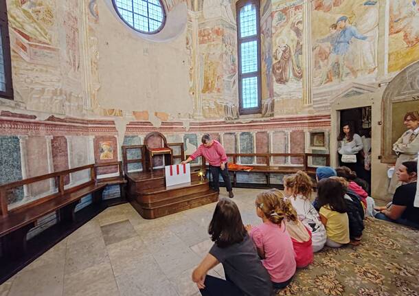 Alla Collegiata i bambini si divertono fra affreschi e luci