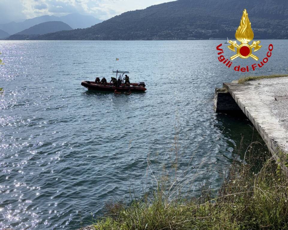 Le ricerche del 21enne nel lago a Caldè