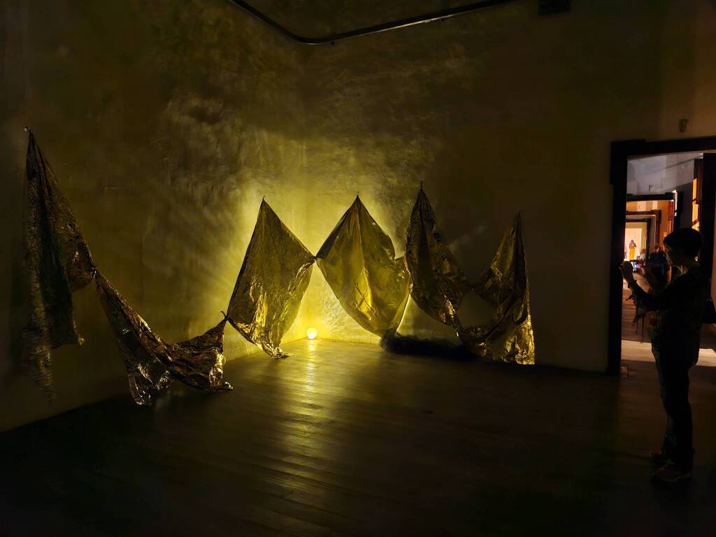 Maratona di letture notturne a luci soffuse al Castello di Legnano con "Ascoltami nel buio"