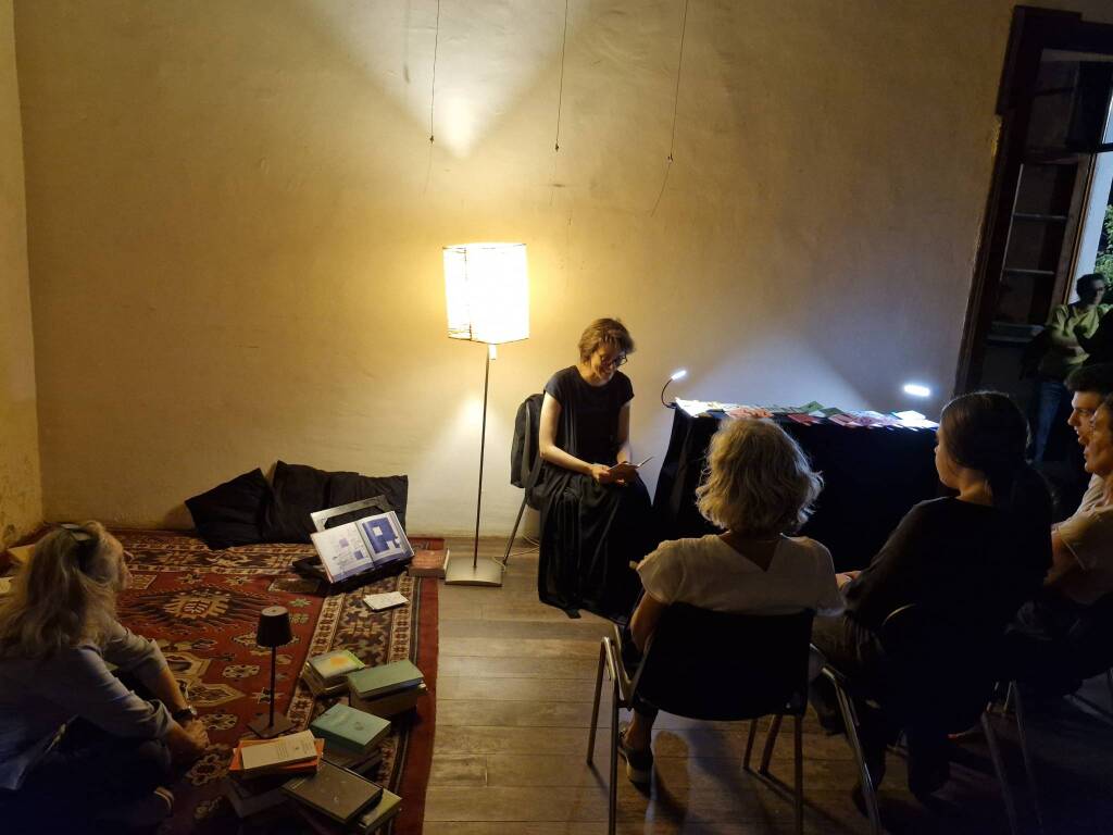 Maratona di letture notturne a luci soffuse al Castello di Legnano con "Ascoltami nel buio"
