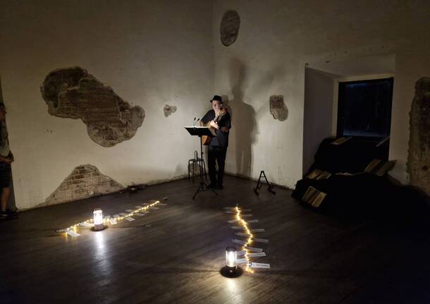 Maratona di letture notturne a luci soffuse al Castello di Legnano con "Ascoltami nel buio"