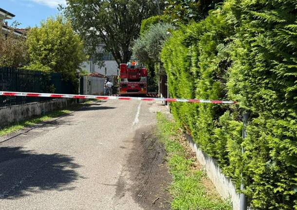 Ramo pericolante sulla ferrovia a Legnano 2 agosto