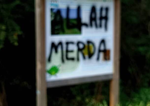Scritte anti-Islam e razziste lungo la ciclopedonale del Villoresi tra Parabiago e Arconate