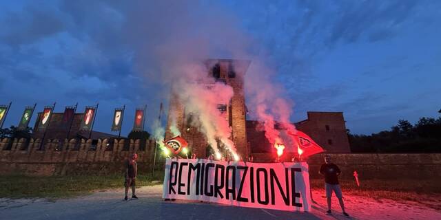 striscione casapound castello legnano