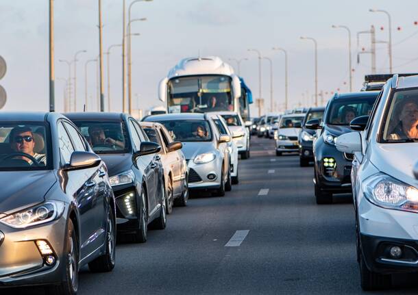 traffico auto fila code