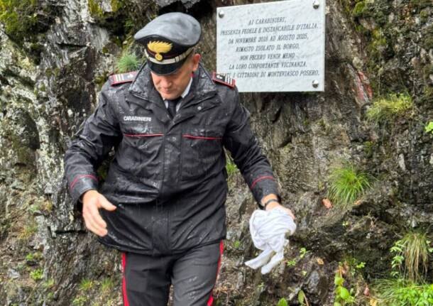 A Monteviasco una targa per ringraziare i Carabinieri: “Presenza fedele e instancabile”