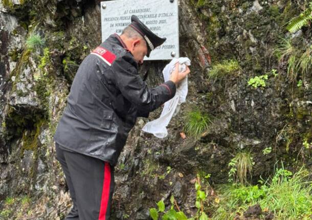 A Monteviasco una targa per ringraziare i Carabinieri: “Presenza fedele e instancabile”