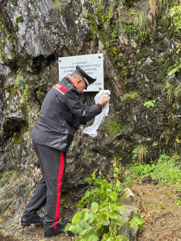 A Monteviasco una targa per ringraziare i Carabinieri: “Presenza fedele e instancabile”