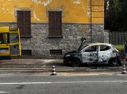 Auto in fiamme a gallarate 21 settembre 2025