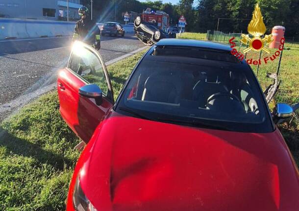 umgekipptes Auto Brebbia Besozzo
