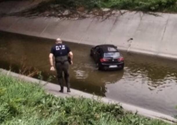 auto ritrovata canale scolmatore a Rho