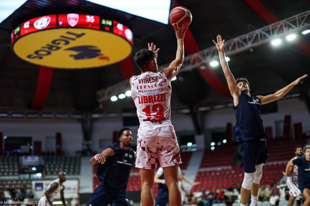 Amichevole a Masnago: Openjobmetis - Bergamo 102-81