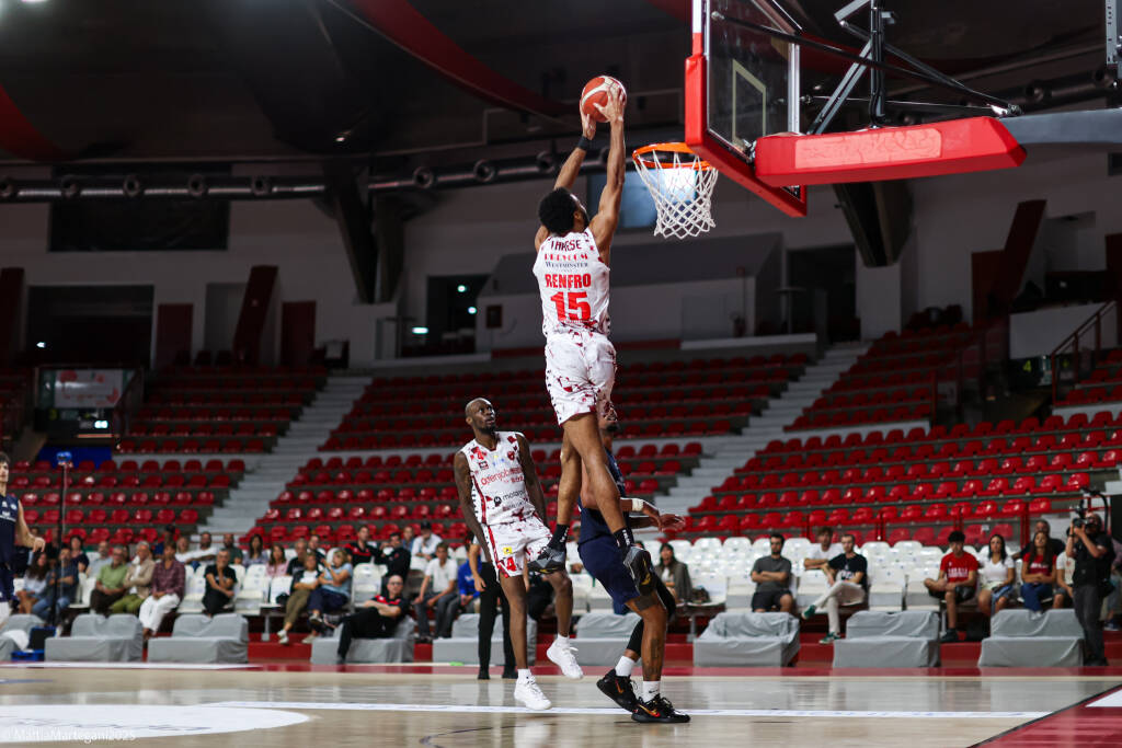 Amichevole a Masnago: Openjobmetis - Bergamo 102-81