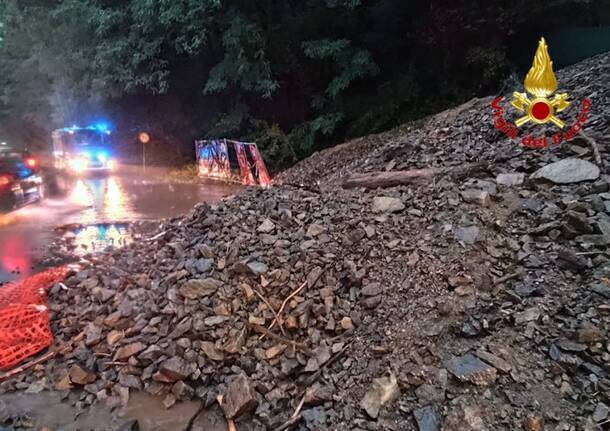 Frana al Villaggio Montelago tra Brusimpiano e Porto Ceresio