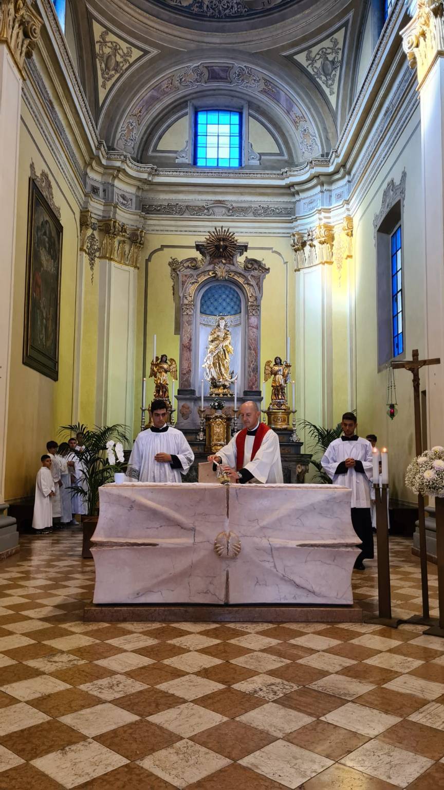 Cerro Maggiore dà il benvenuto al nuovo parroco don Erasmo Rebecchi