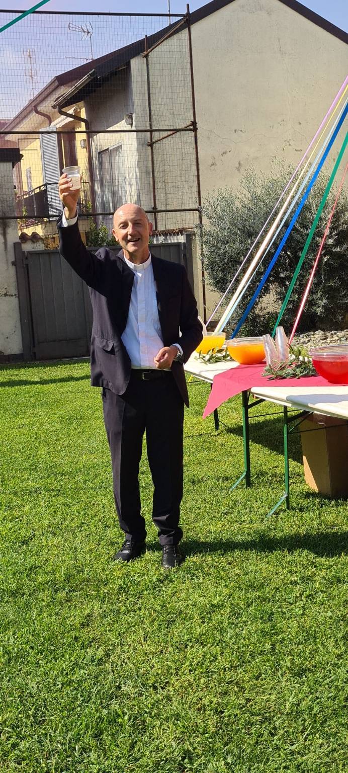 Cerro Maggiore dà il benvenuto al nuovo parroco don Erasmo Rebecchi