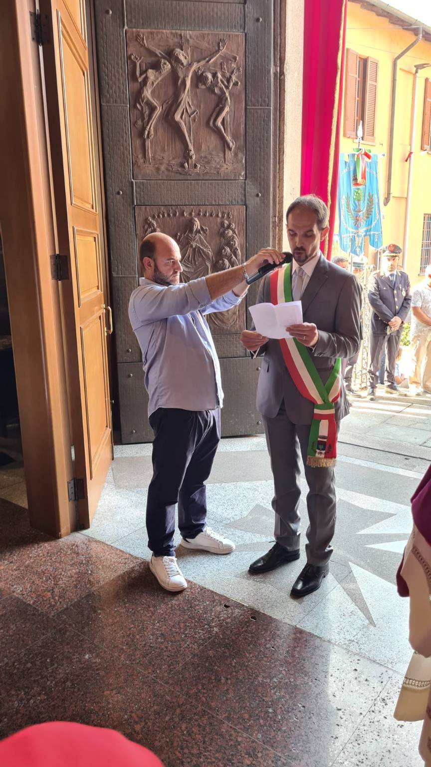 Cerro Maggiore dà il benvenuto al nuovo parroco don Erasmo Rebecchi