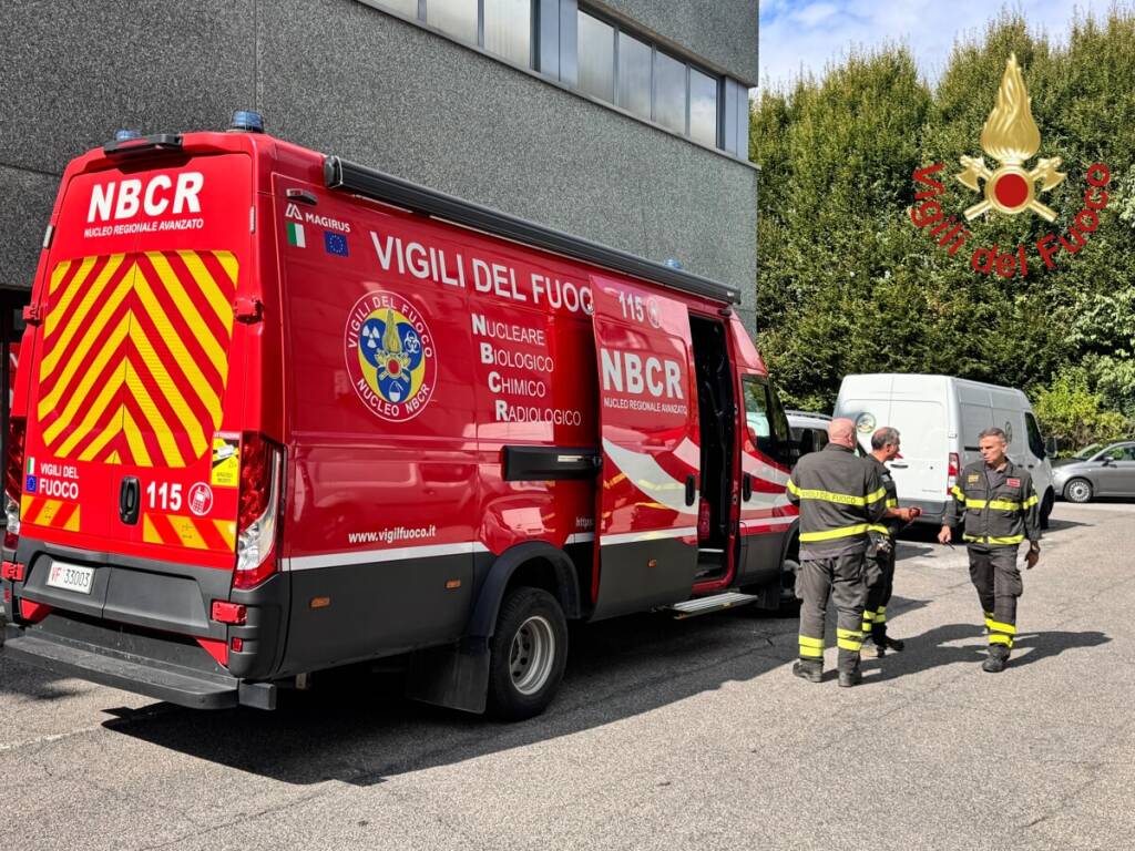 Como - Vigili del fuoco per emergenza a Rebbio