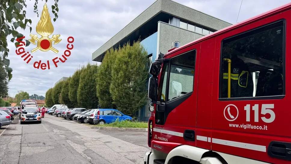 Como - Vigili del fuoco per emergenza a Rebbio