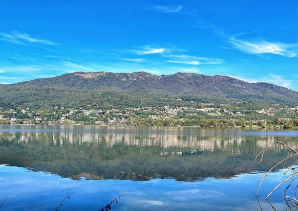 foto del giorno 30 settembre 2025 lago di varese | angela boschiroli