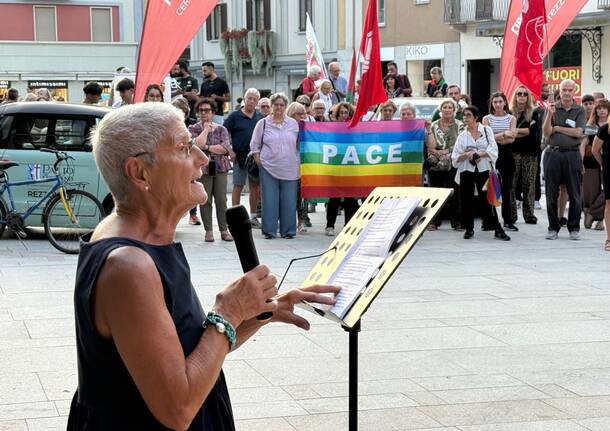 In 200 in piazza San Magno a Legnano per il presidio per Gaza di Cgil