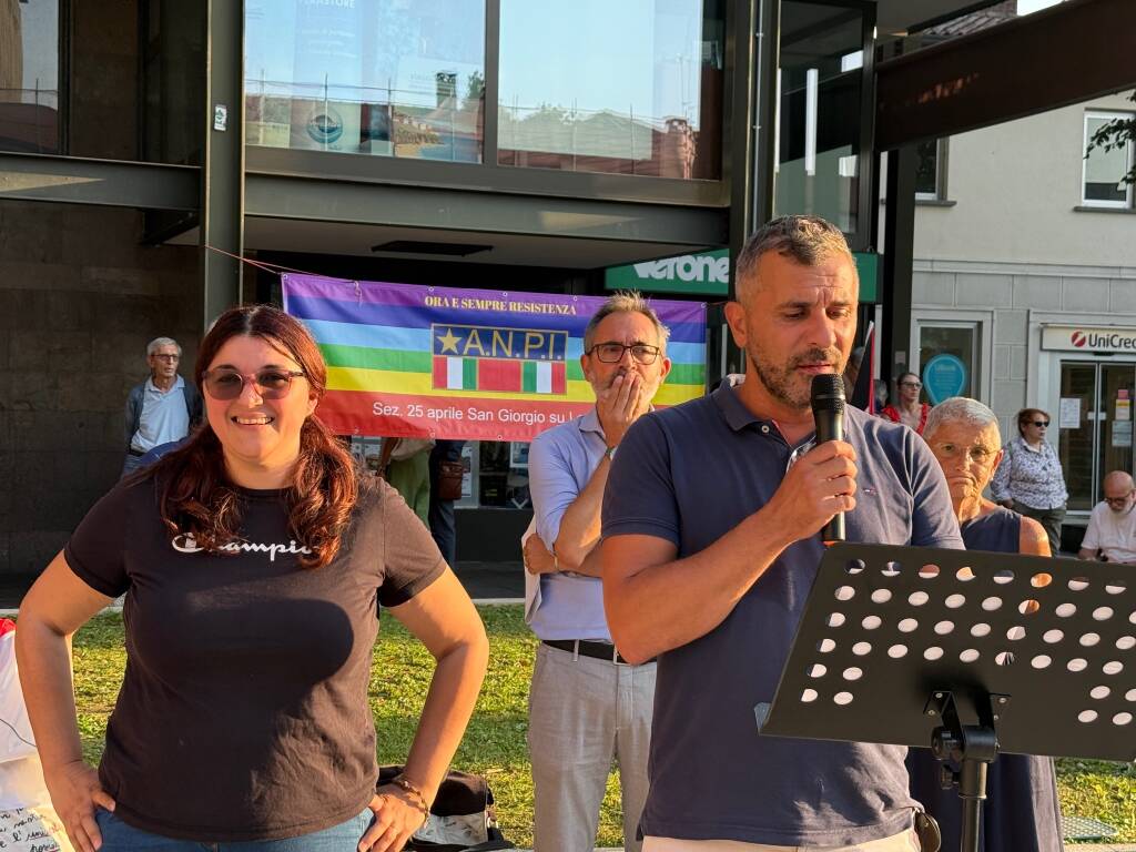 In 200 in piazza San Magno a Legnano per il presidio per Gaza di Cgil