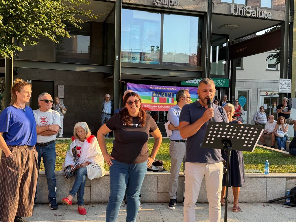 In 200 in piazza San Magno a Legnano per il presidio per Gaza di Cgil