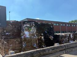 Incendio alla cartiera in via Fratelli Cervi a Legnano 