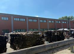 Incendio alla cartiera in via Fratelli Cervi a Legnano 