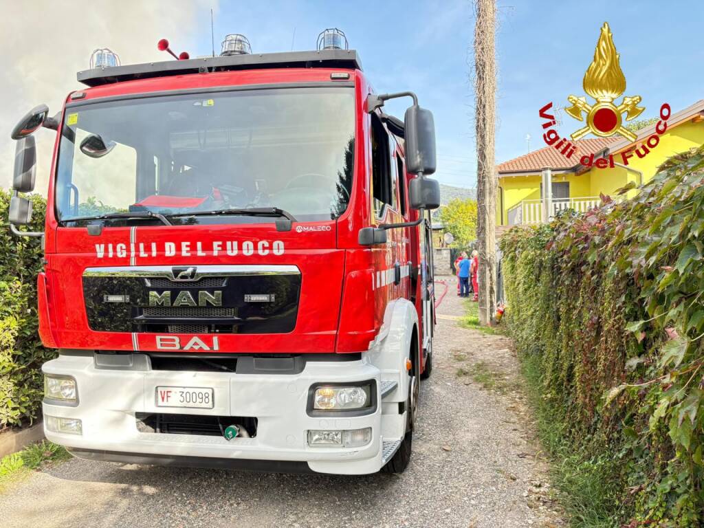 Incendio in una villetta di Caravate