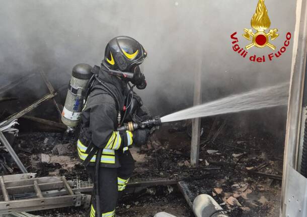 Incendio in una villetta di Caravate