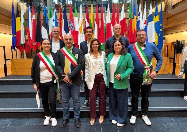 La consigliera comunale di Parabiago Valentina Re al Parlamento europeo con l’eurodeputata Tovaglieri