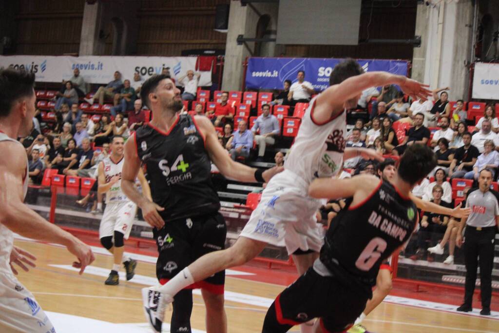 La sfida tra Legnano e Vicenza - Foto by Alessandro Bernasconi