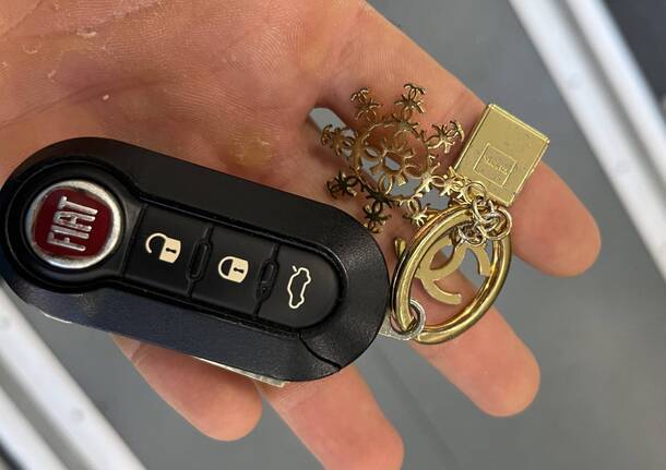 Chi ha perso le chiavi della sua Fiat sul treno per Laveno Mombello?