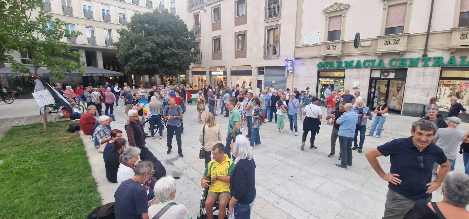 Manifestazione per Gaza in centro a Legnano 